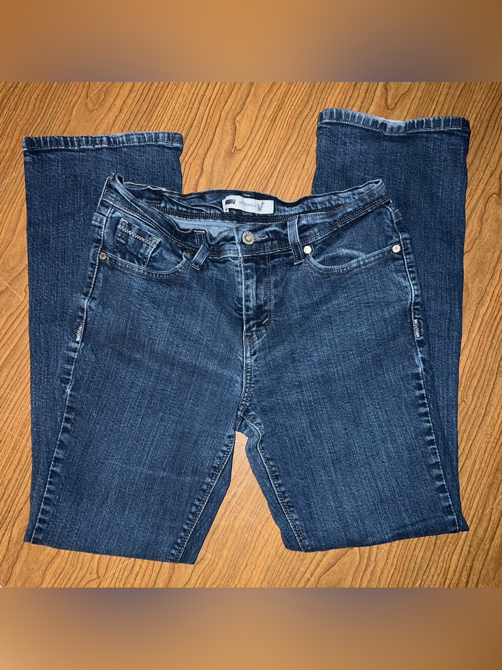 Levi Womens Bootcut Jeans Size 4 Short W27 Darker Wash - Picture 1 of 7